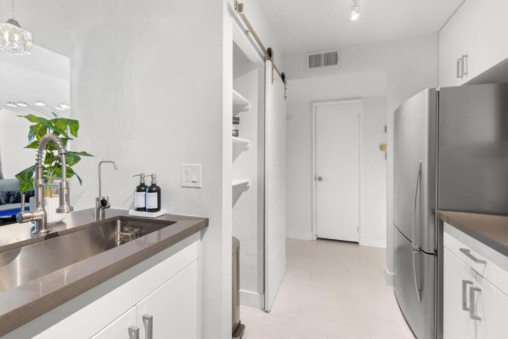 The Hidden Gem, King Bed & Hot Tub! Apartment Chandler Exterior photo